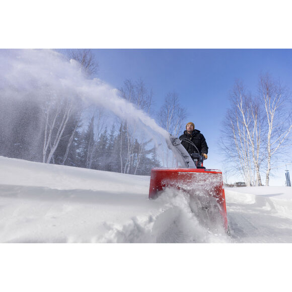 Troy-Bilt&reg; Storm&trade; 2890 Snow Blower Clearing Driveway